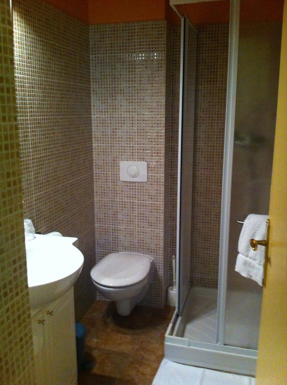Hotel - Pub Le Petit Bosquet Santo-Pietro-di-Venaco Εξωτερικό φωτογραφία