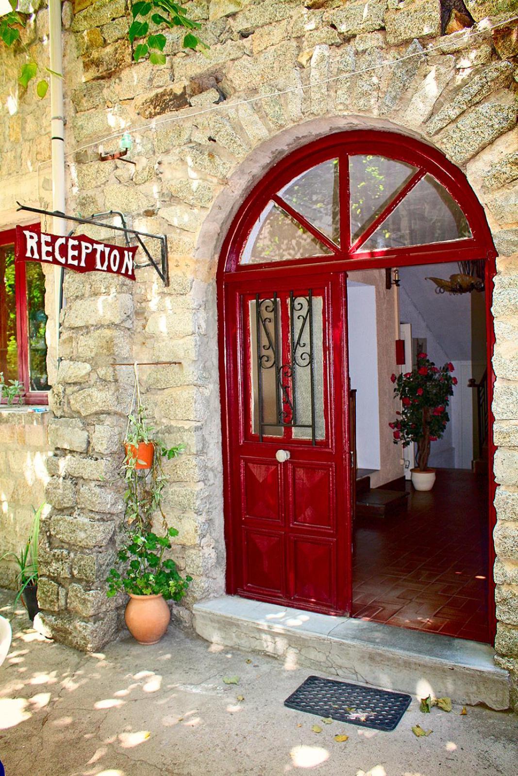 Hotel - Pub Le Petit Bosquet Santo-Pietro-di-Venaco Εξωτερικό φωτογραφία