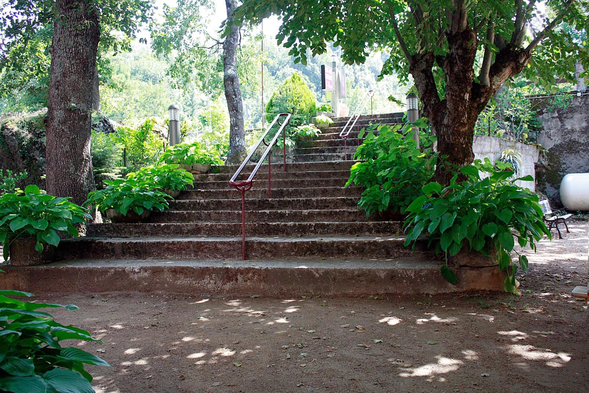 Hotel - Pub Le Petit Bosquet Santo-Pietro-di-Venaco Εξωτερικό φωτογραφία